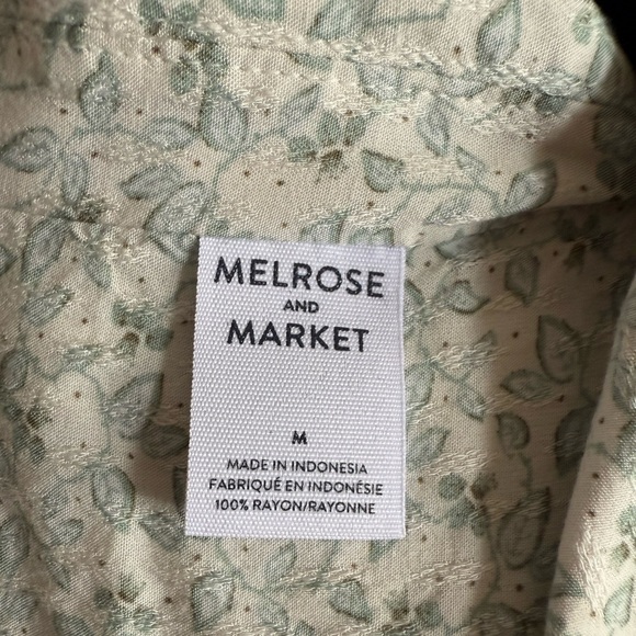 Melrose and Market button up blouse, great condition. - Picture 3 of 3